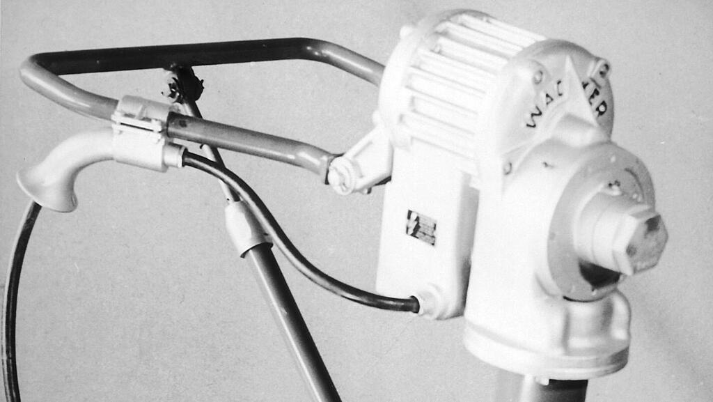 Photo de la première pilonneuse électrique au monde de Wacker. 