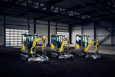 Minigraafmachines in een grote hal