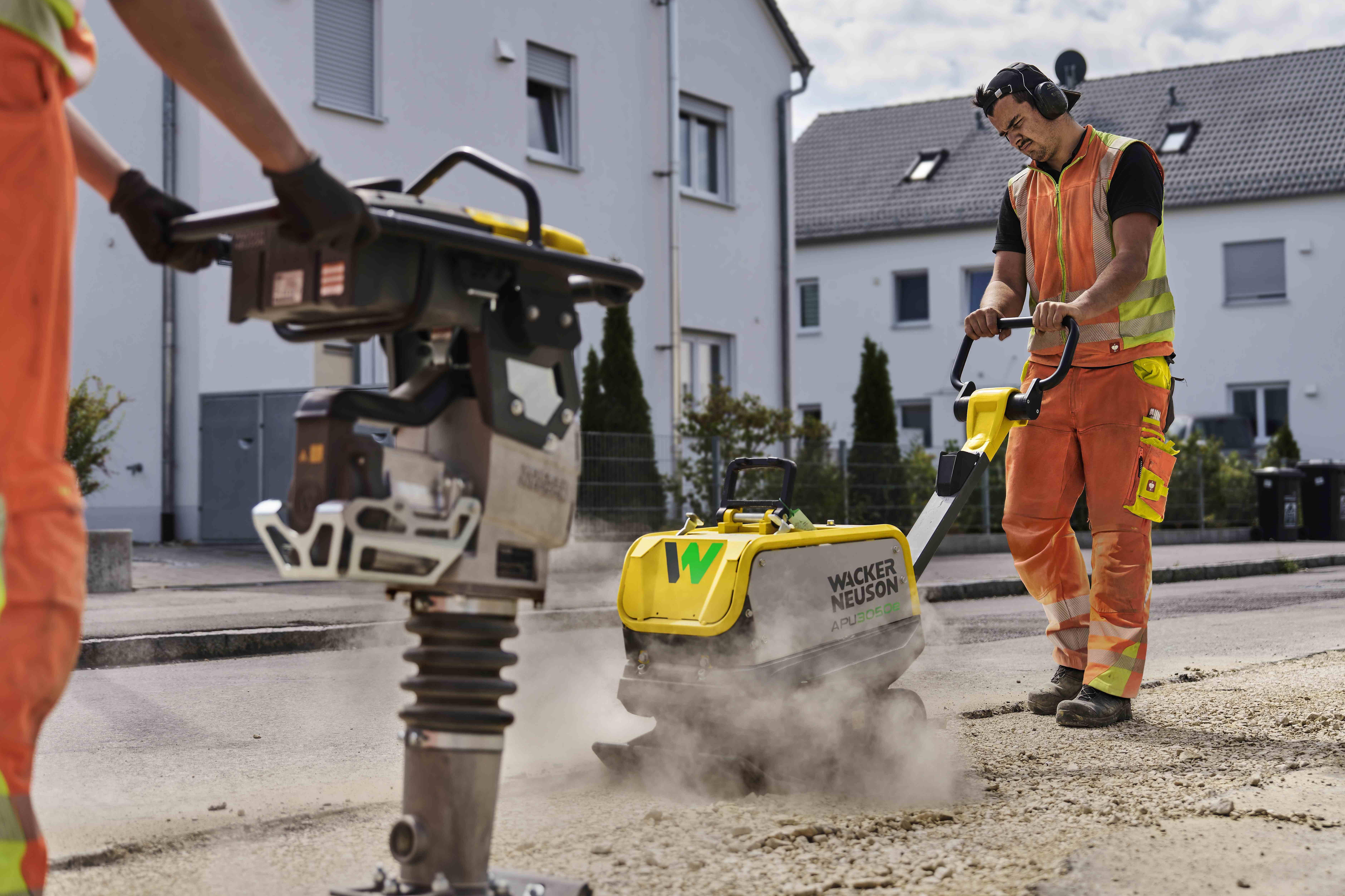some rammers and vibratory plates from Wacker Neuson in action